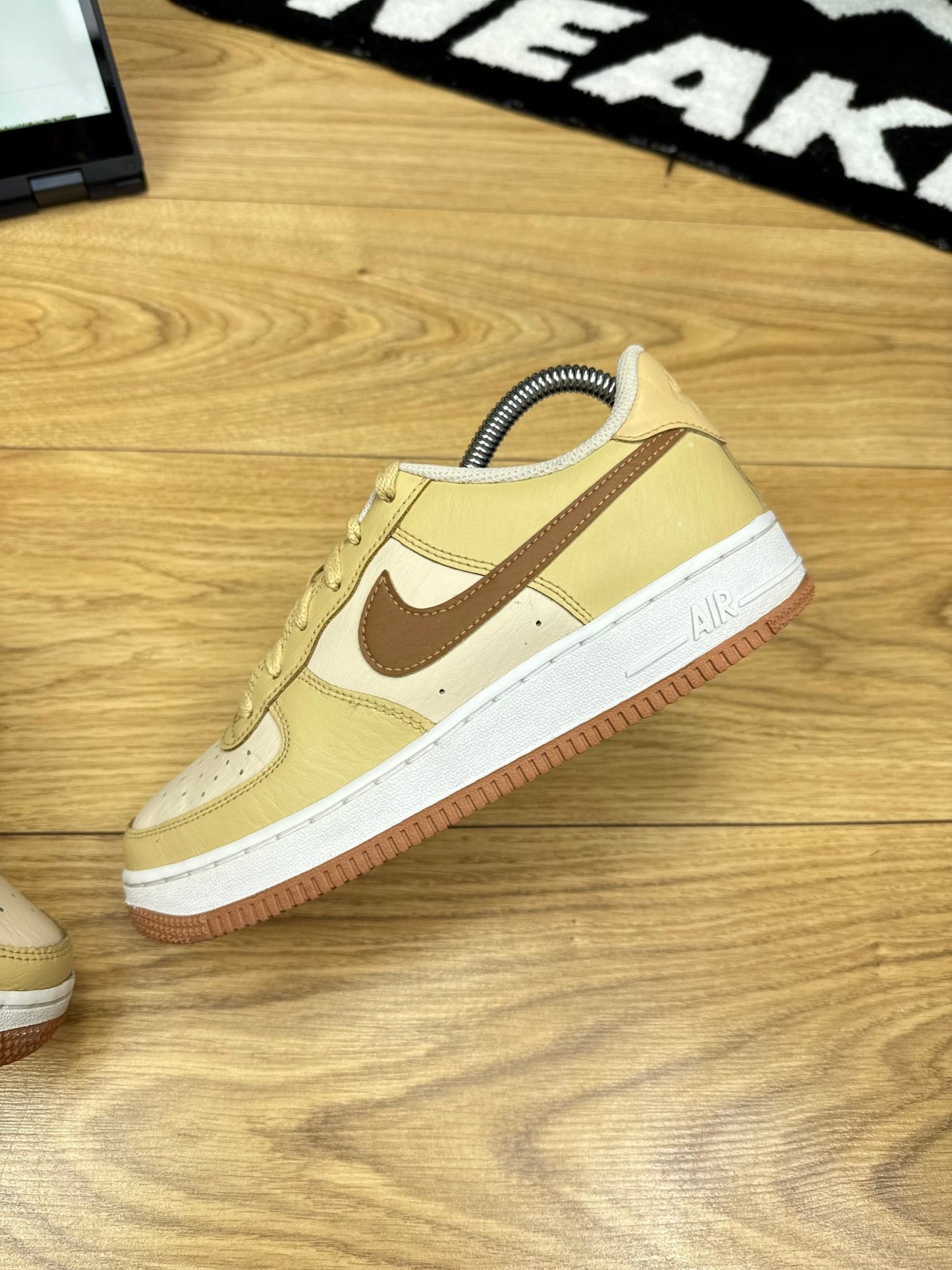 Nike Air Force 1 Low (37.5)