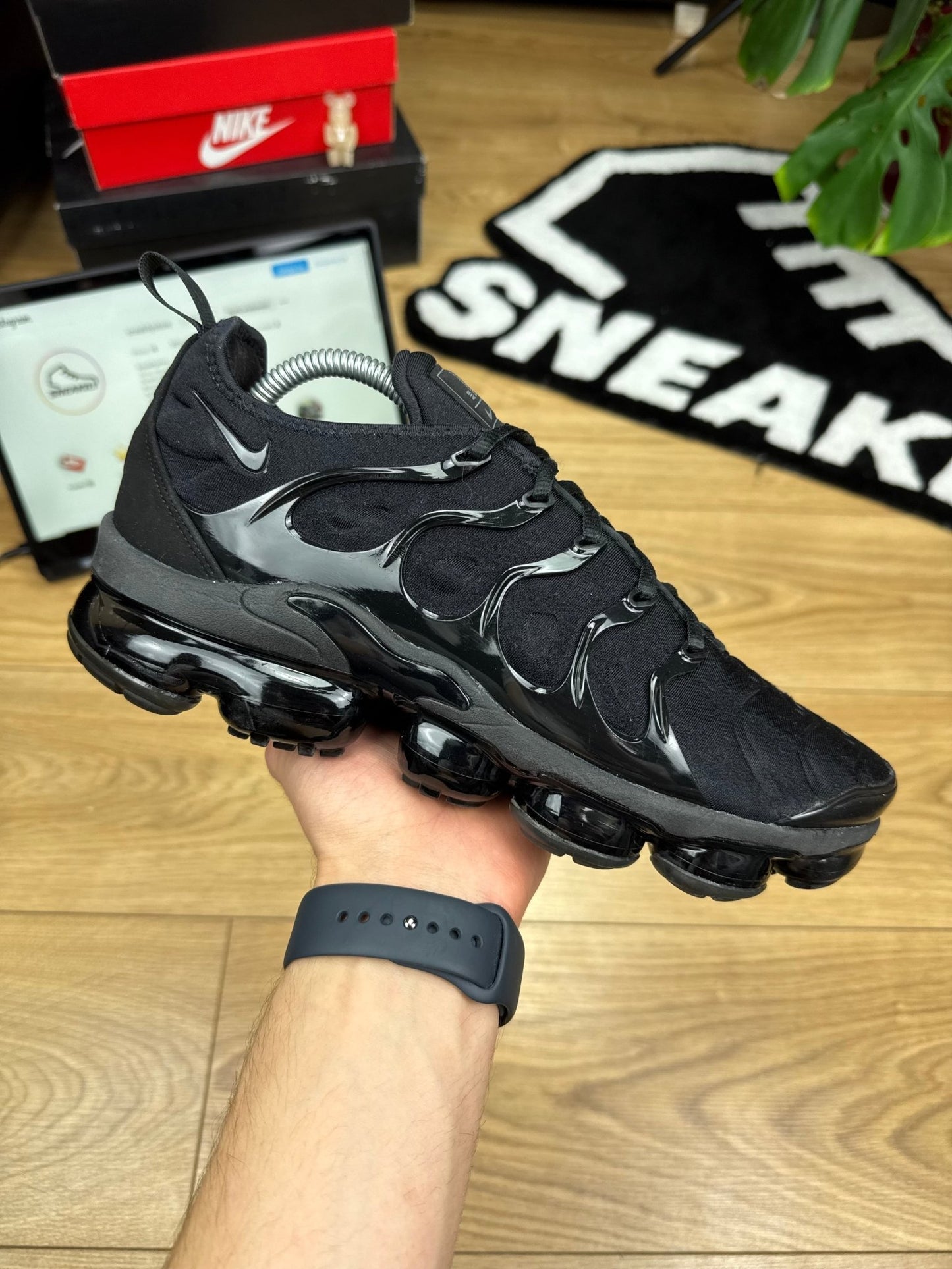 Nike Air Vapormax Plus (42.5)