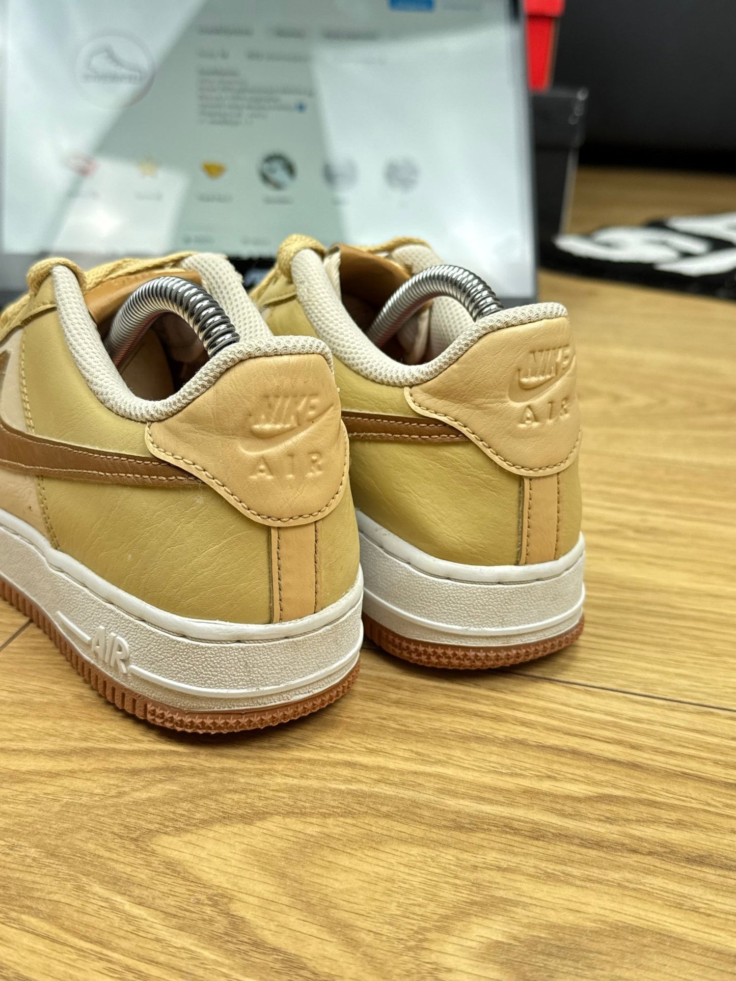 Nike Air Force 1 Low (37.5)