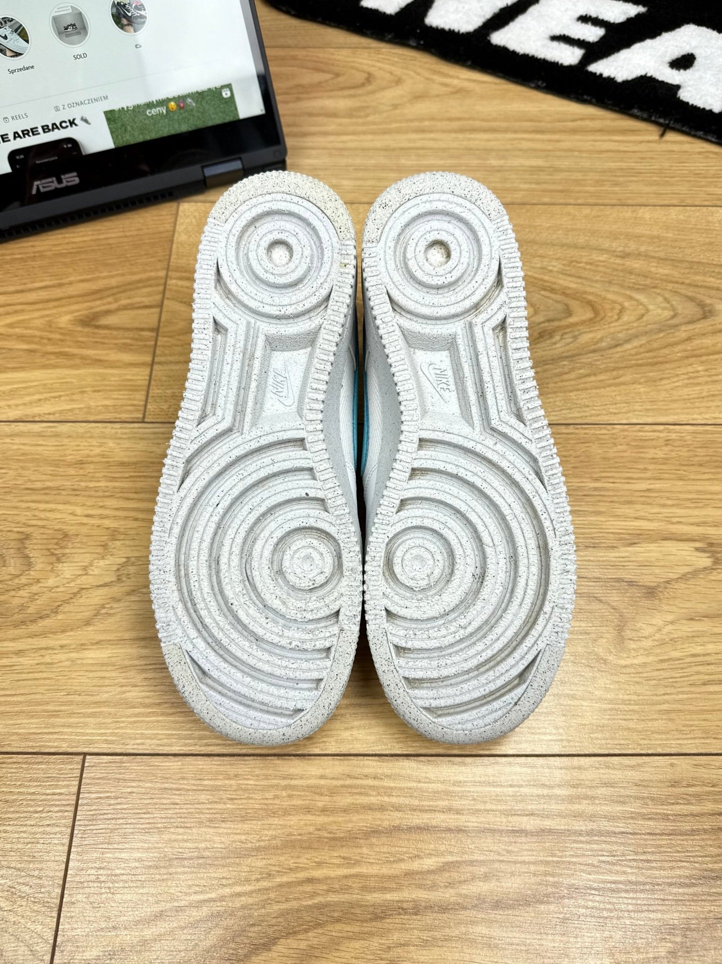 Nike Air Force 1 Low (40)