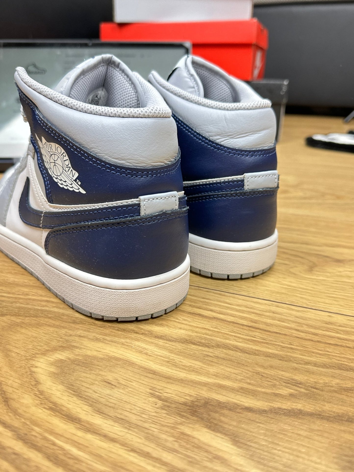 Nike Air Jordan 1 Mid (43)