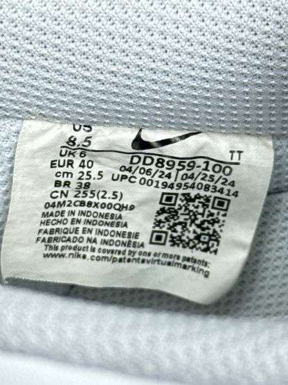 Nike Air Force 1 Low (40)