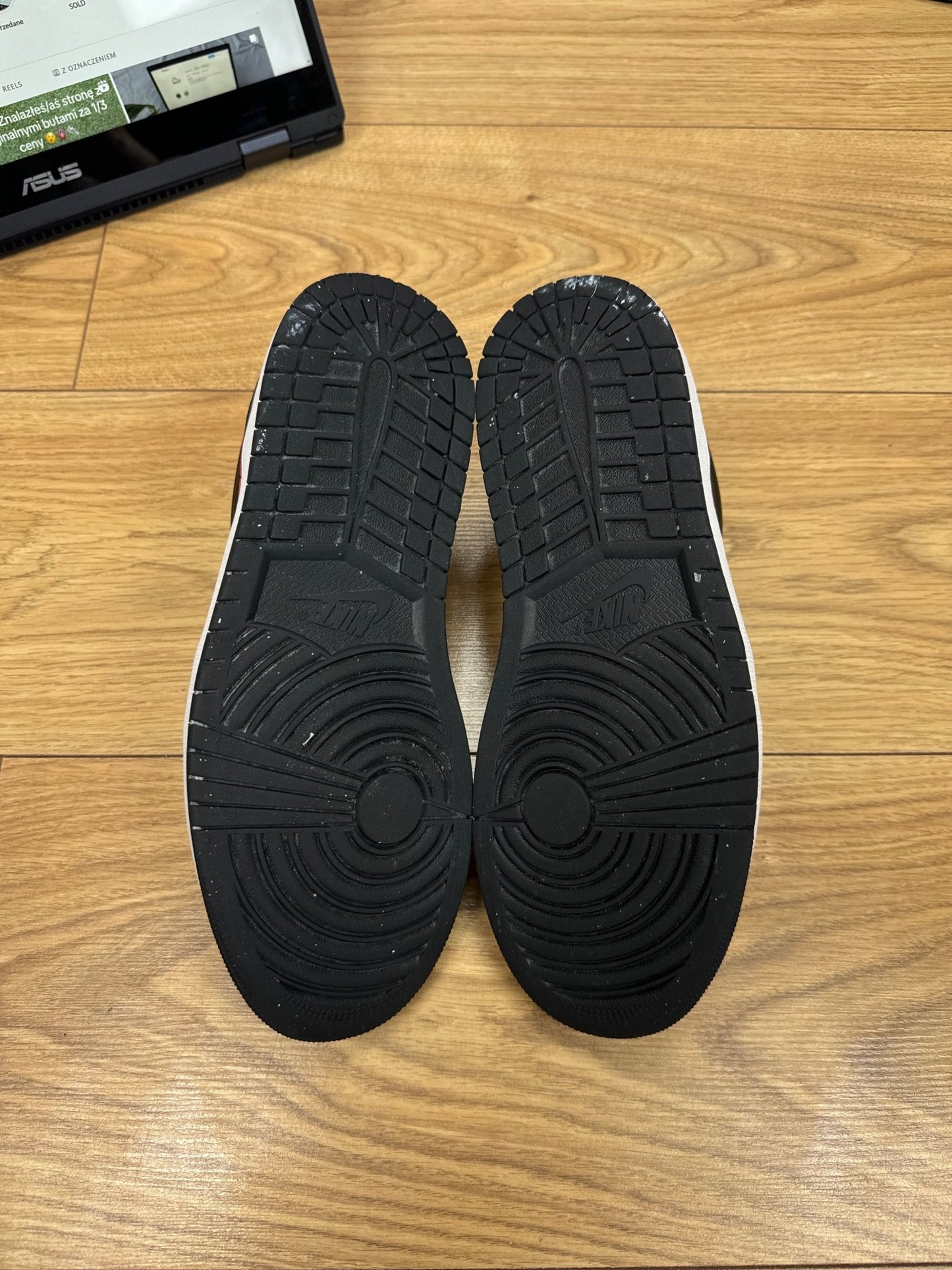 Nike Air Jordan 1 Low (42.5)