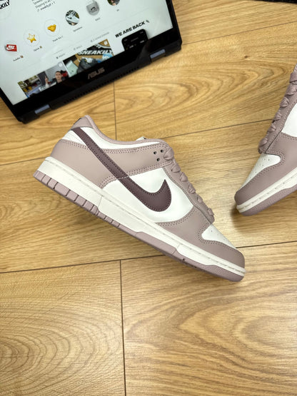 Nike Dunk Low (40)