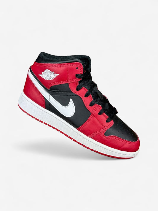 Nike Air Jordan 1 Mid (37.5)