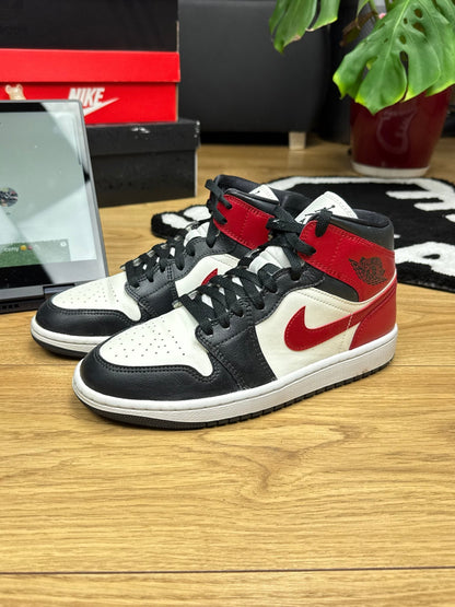 Nike Air Jordan 1 Mid (40)