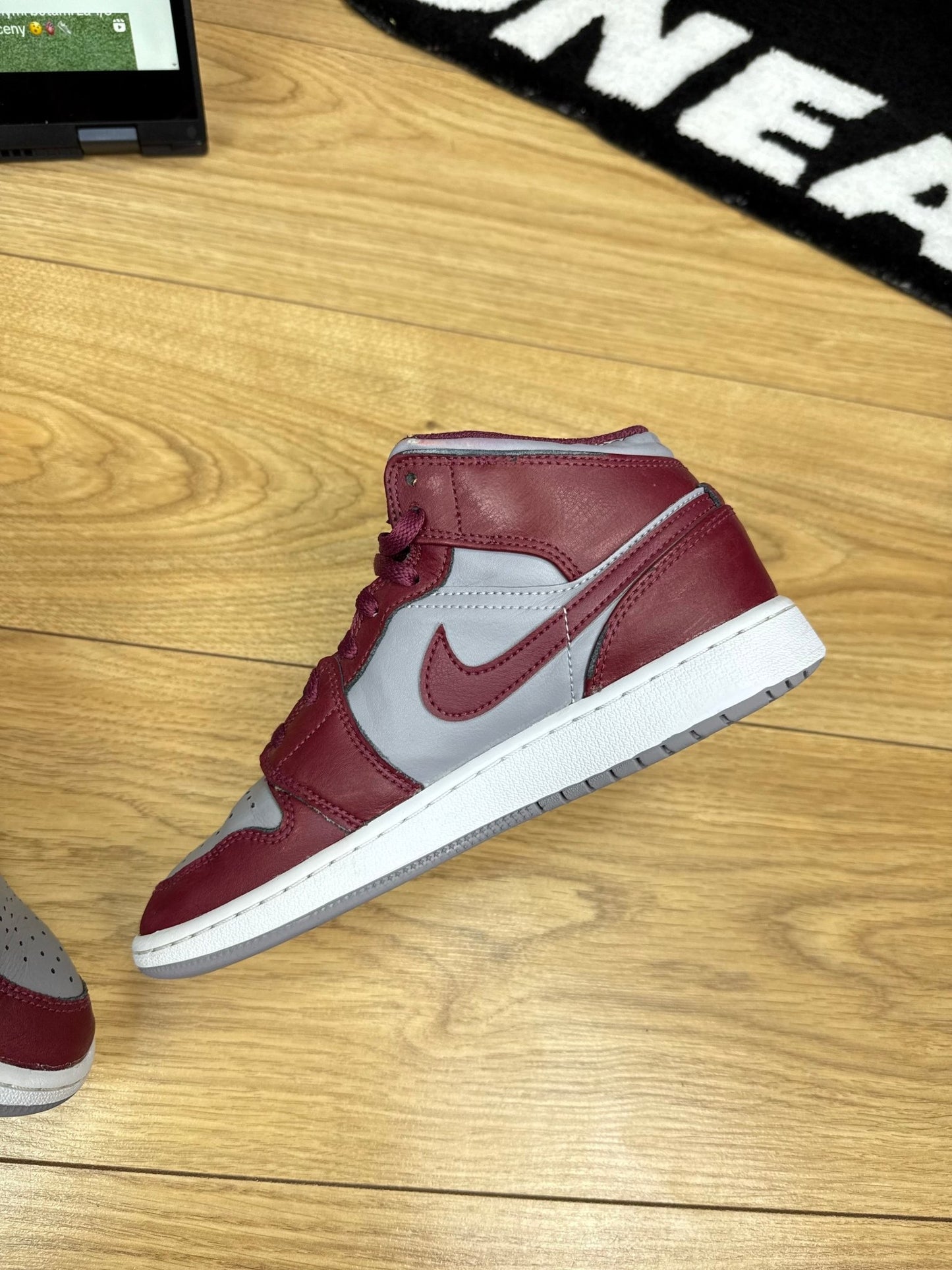Nike Air Jordan 1 Mid (36.5)