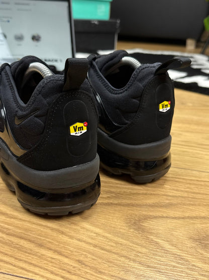 Nike Air Vapormax Plus (42.5)