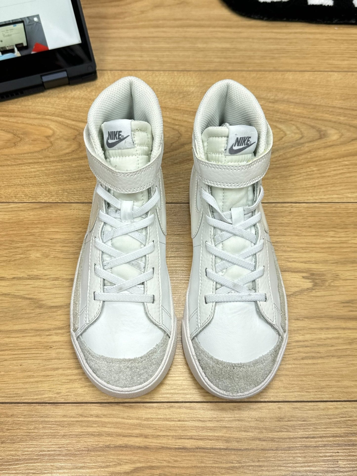 Nike Blazer Mid 77 (35)