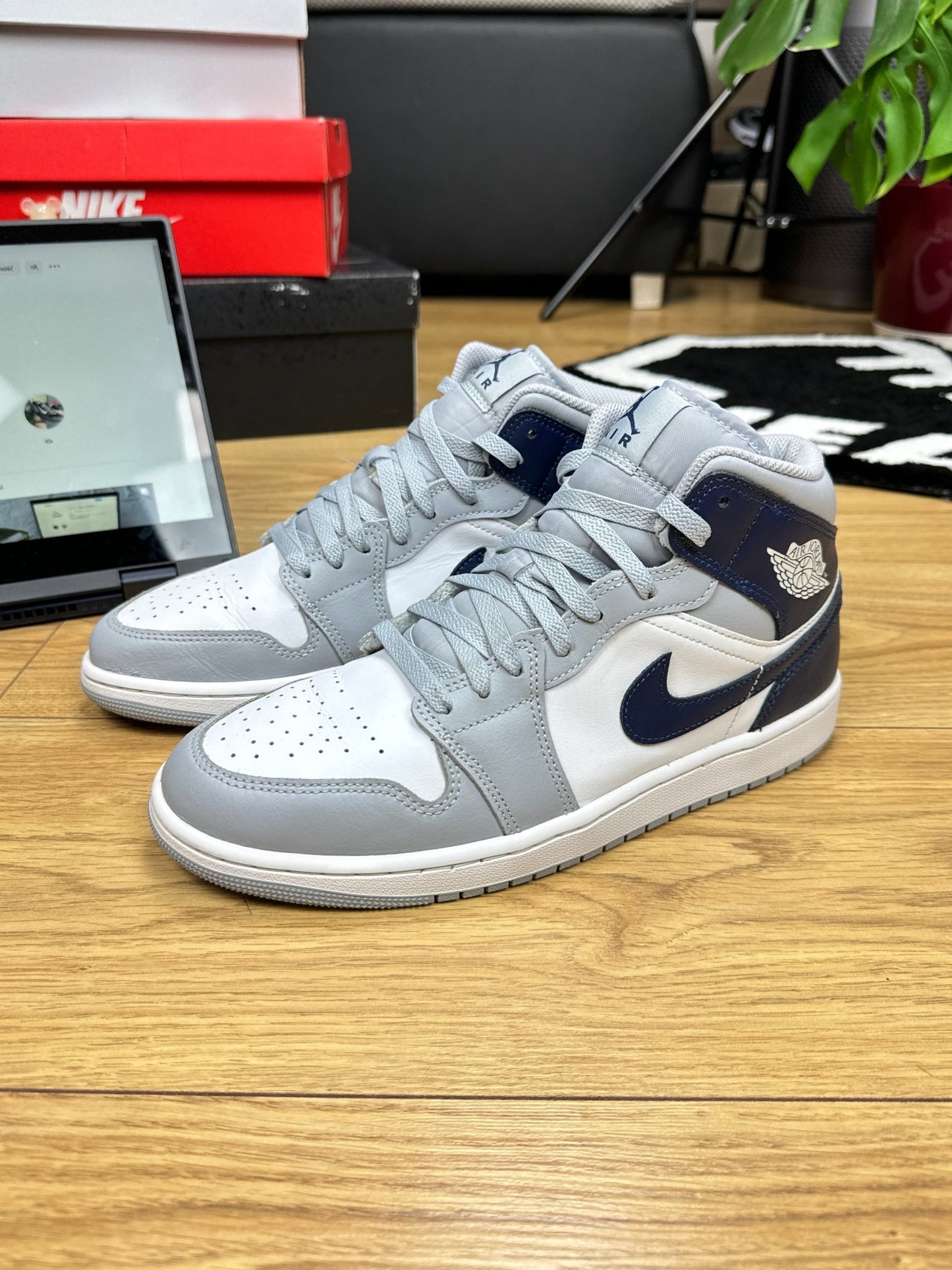 Nike Air Jordan 1 Mid (44)