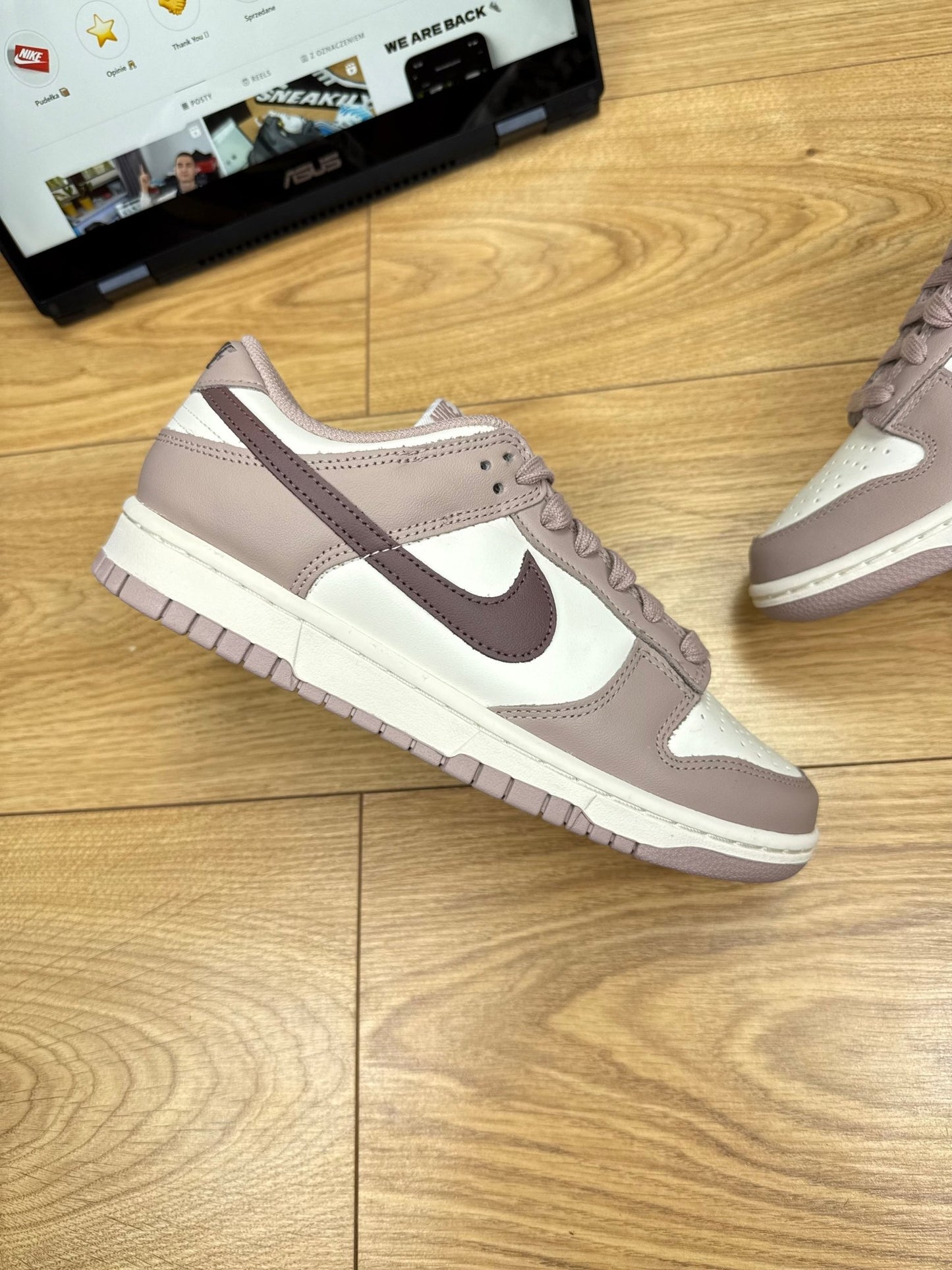 Nike Dunk Low (40)