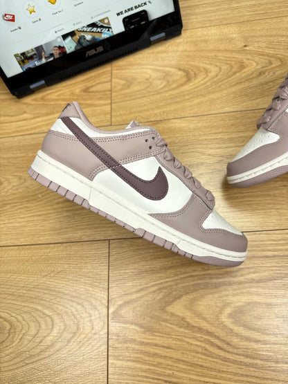 Nike Dunk Low (40)