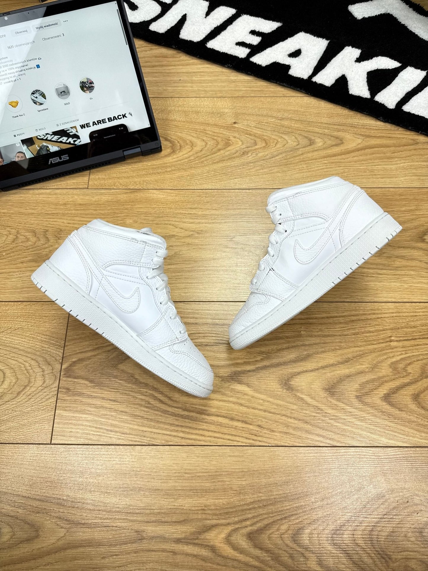 Nike Air Jordan 1 Mid (37.5)