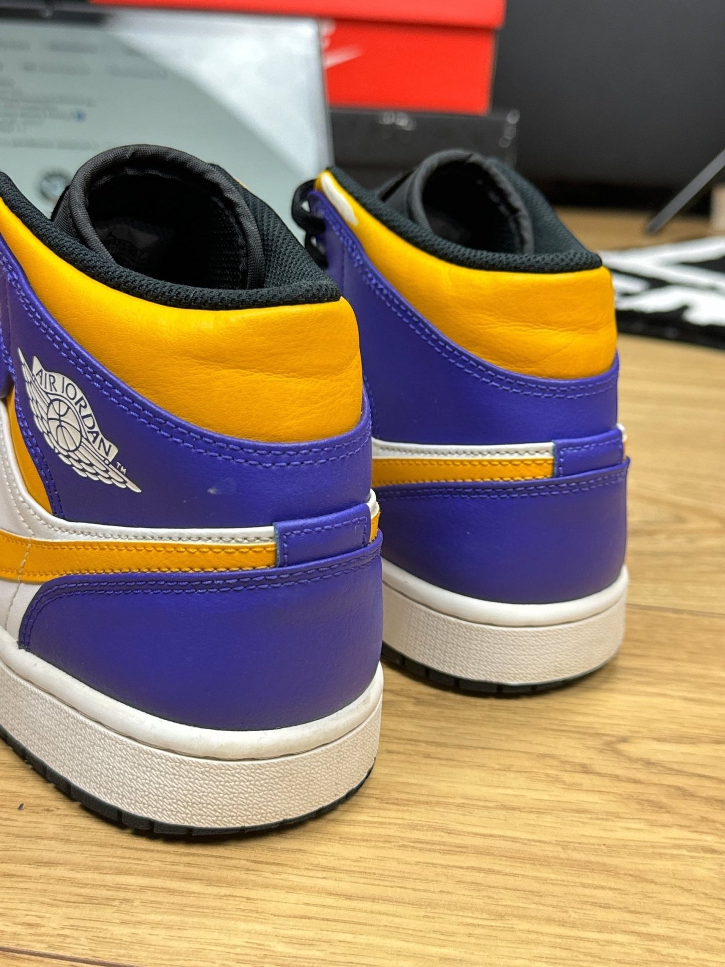Nike Air Jordan 1 Mid (44)