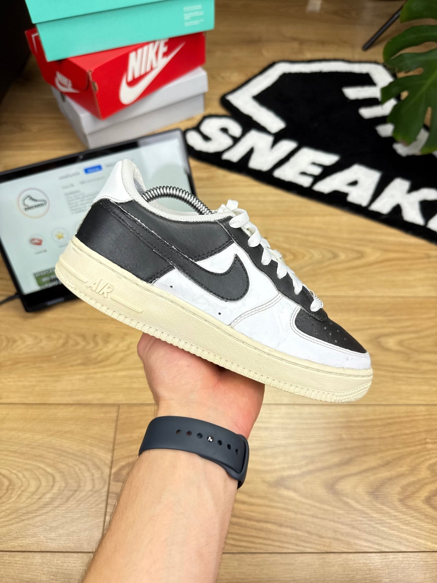 Nike Air Force 1 Low (37.5)