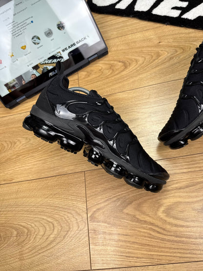 Nike Air Vapormax Plus (42.5)