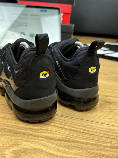 Nike Air Vapormax Plus (42.5)