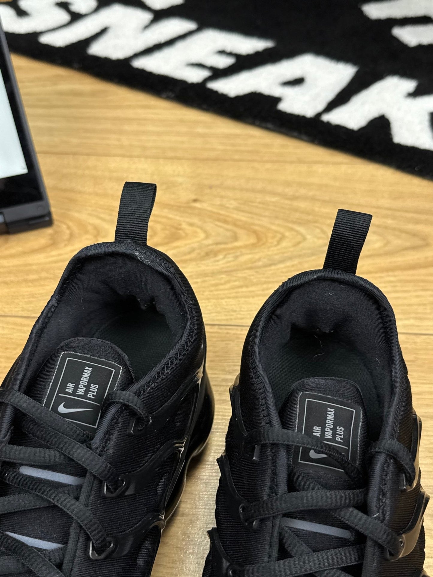 Nike Air Vapormax Plus (42.5)