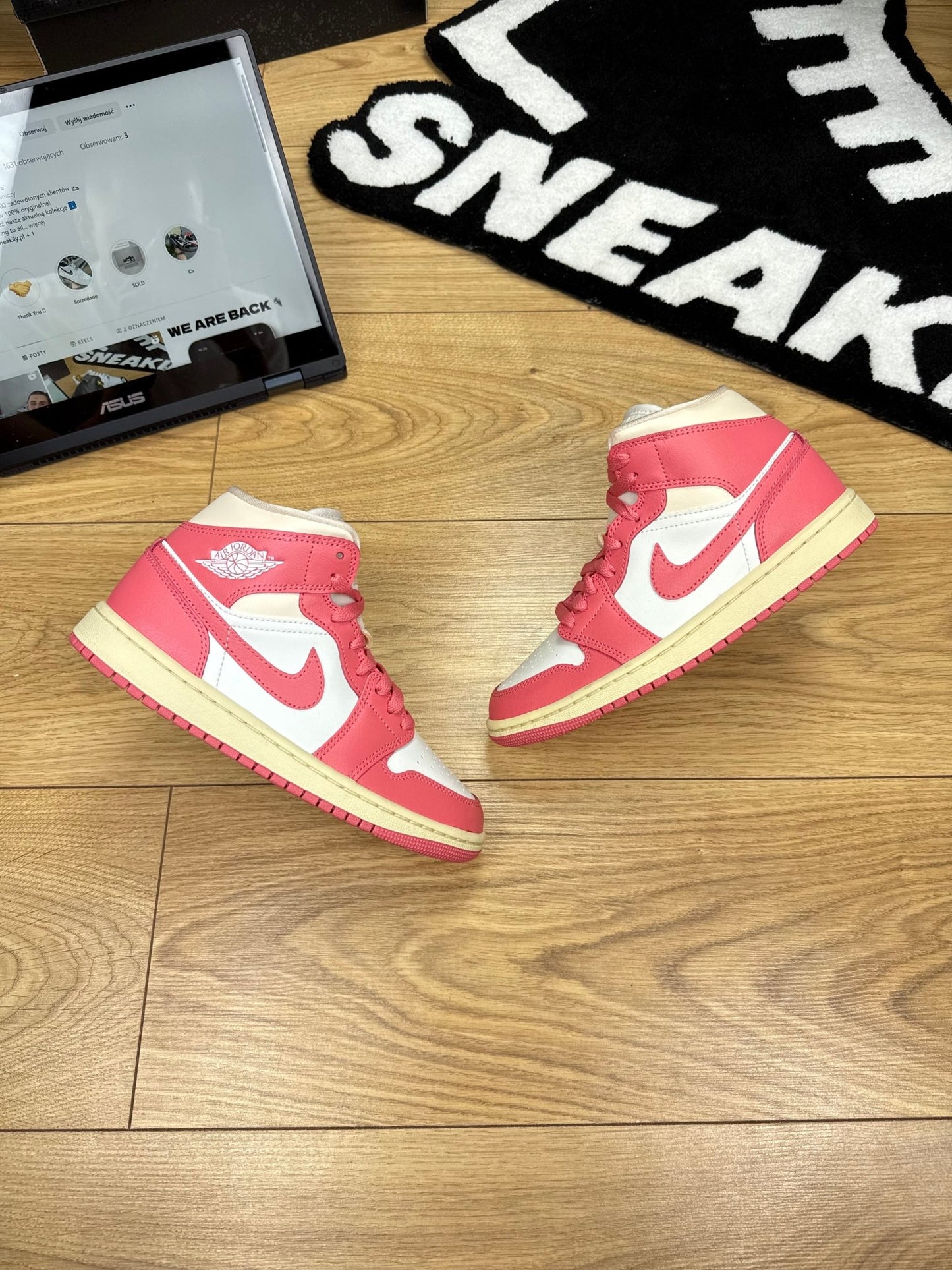 Nike Air Jordan 1 Mid (37.5)