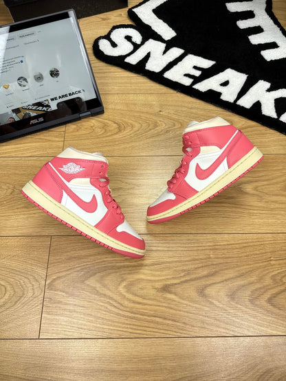 Nike Air Jordan 1 Mid (37.5)