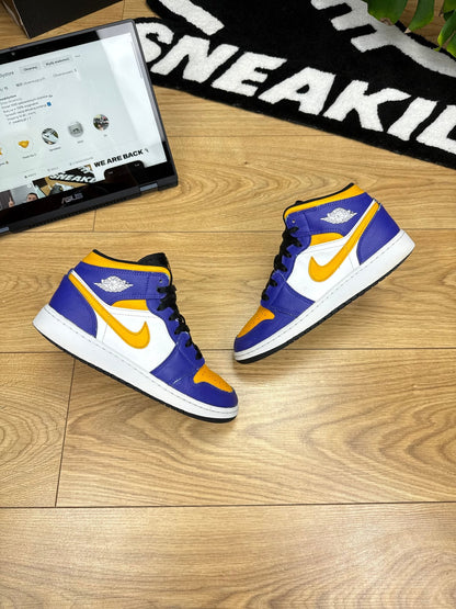 Nike Air Jordan 1 Mid (38)