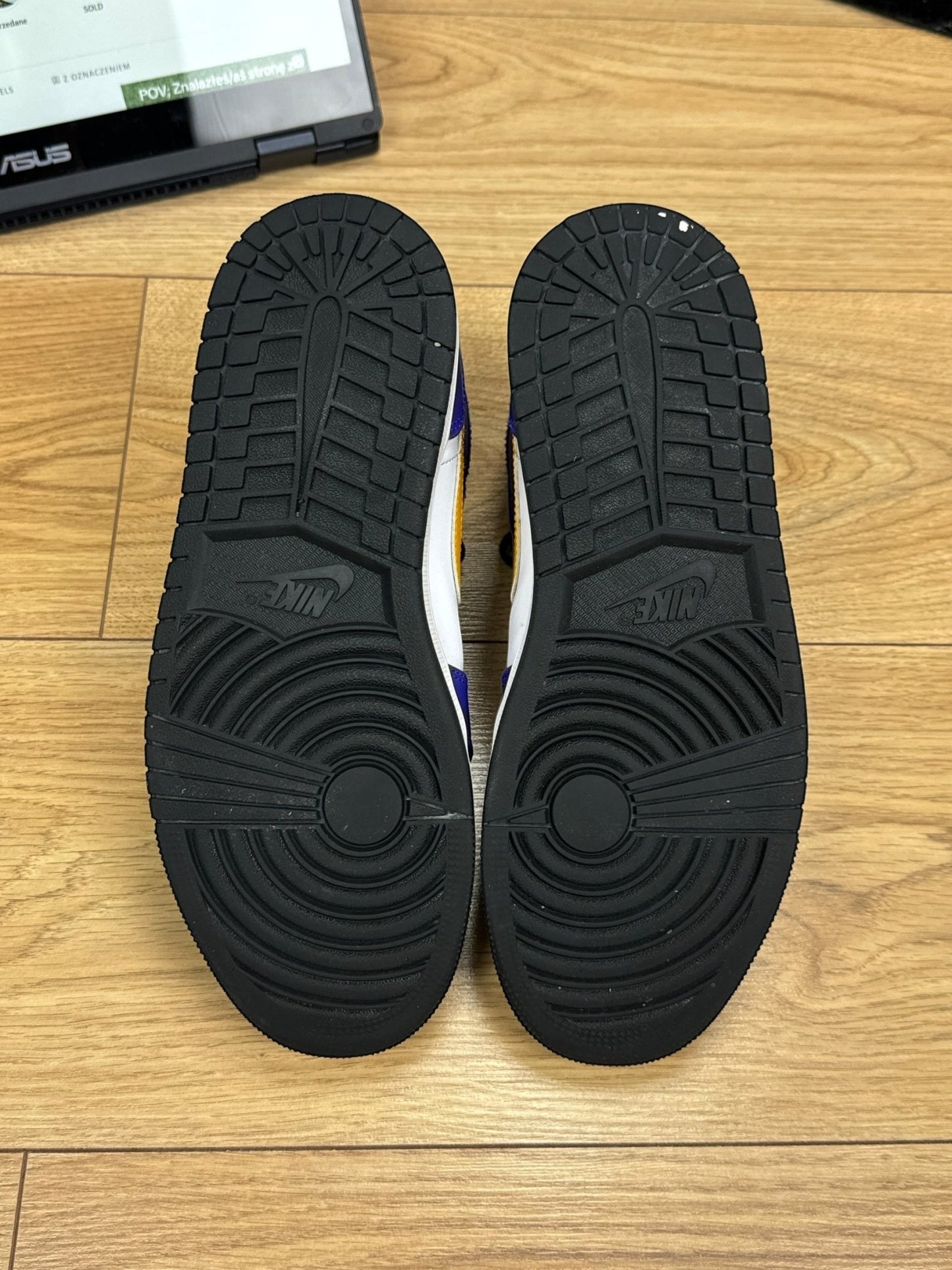 Nike Air Jordan 1 Mid (44)