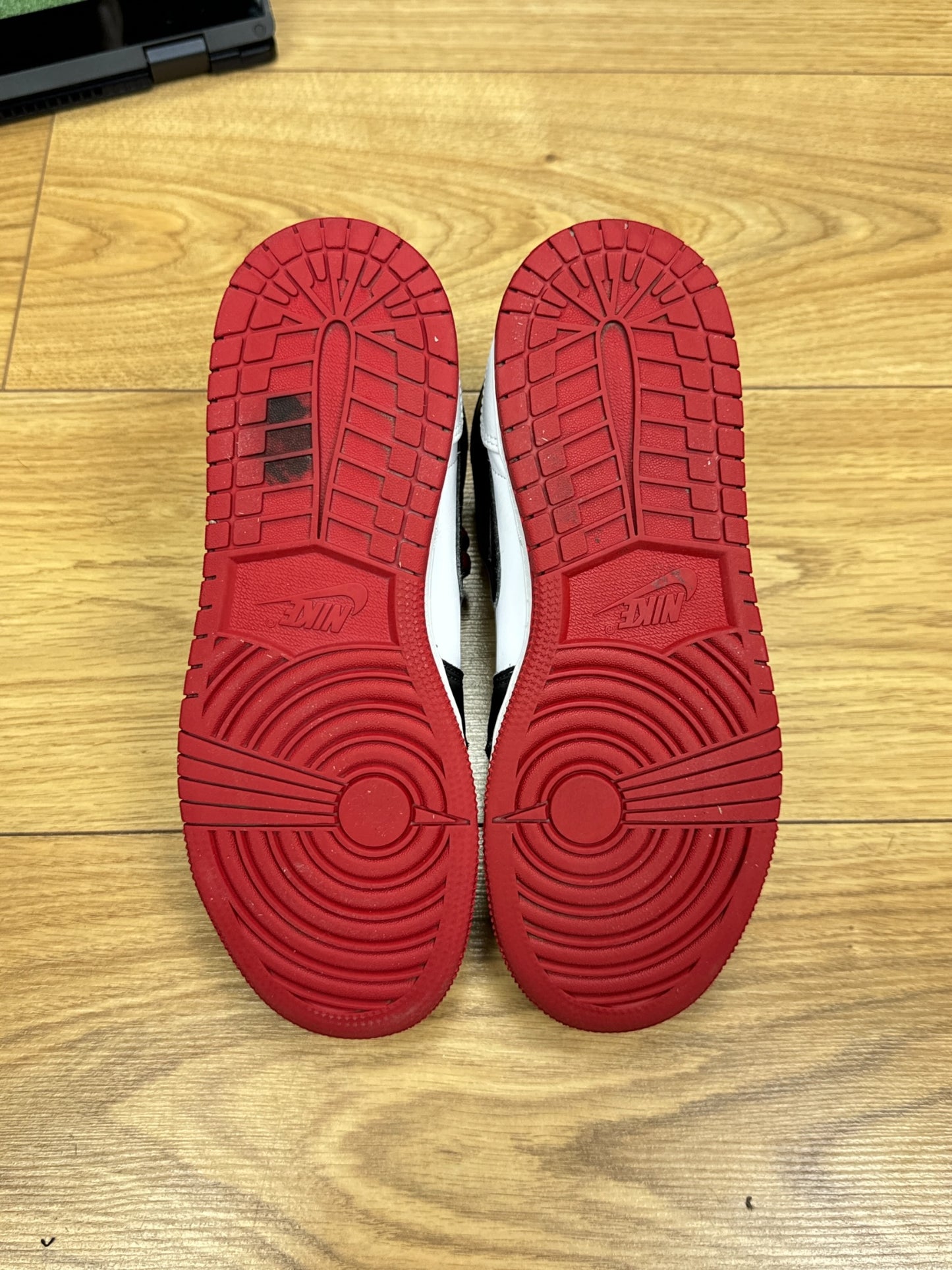 Nike Air Jordan 1 Mid (37.5)