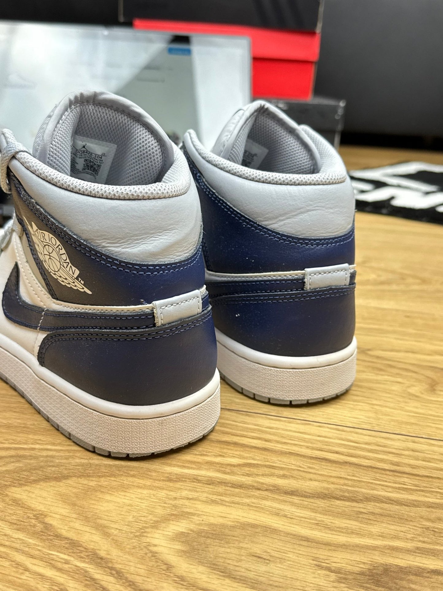 Nike Air Jordan 1 Mid (42.5)