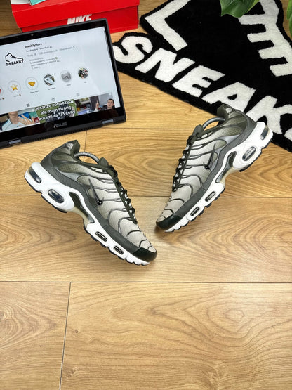 Nike Air Max Plus (43) - sneakilystore