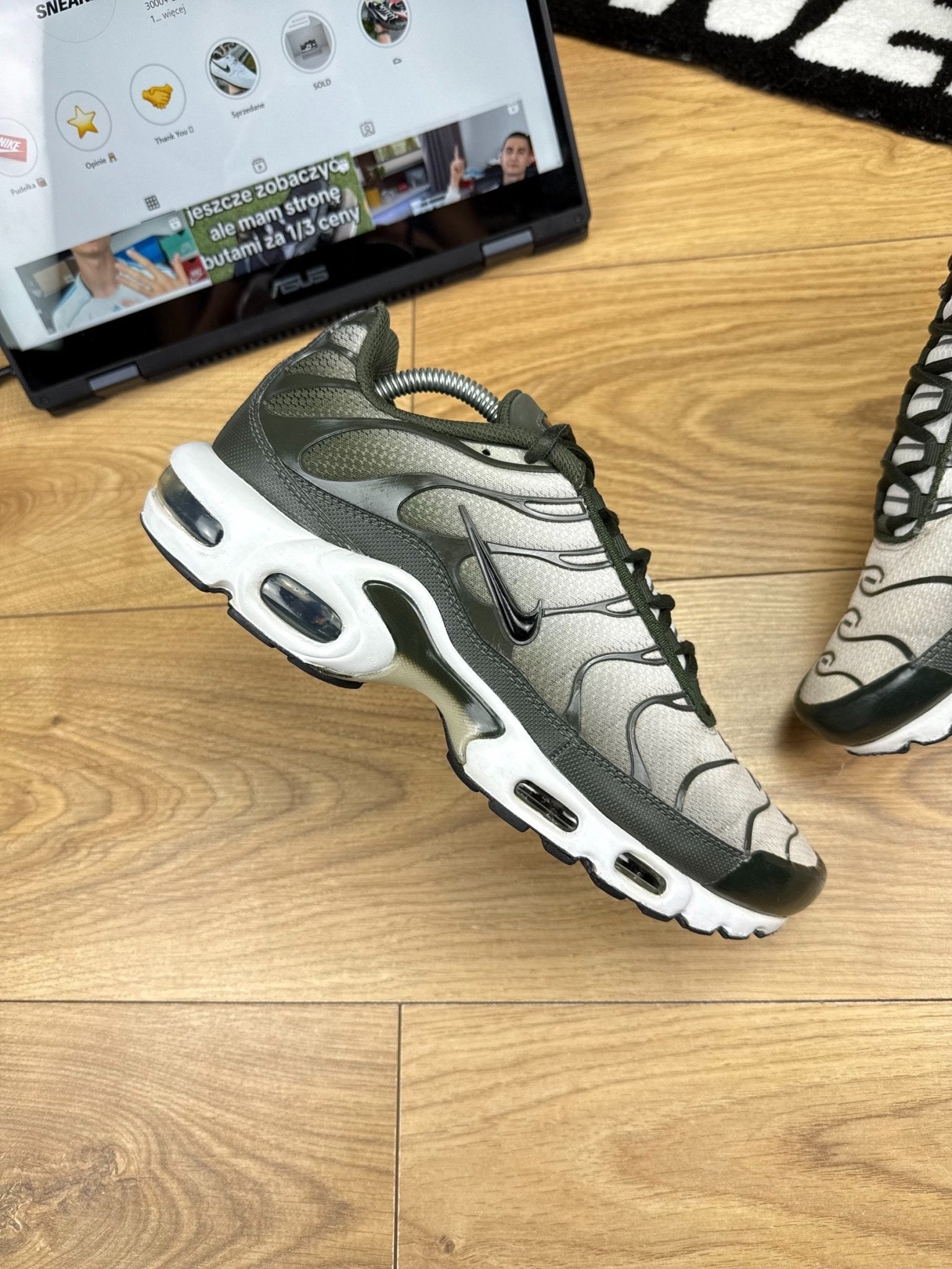 Nike Air Max Plus (43) - sneakilystore