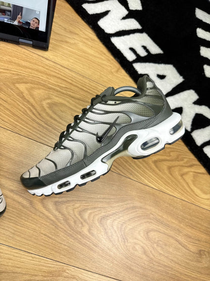 Nike Air Max Plus (43) - sneakilystore
