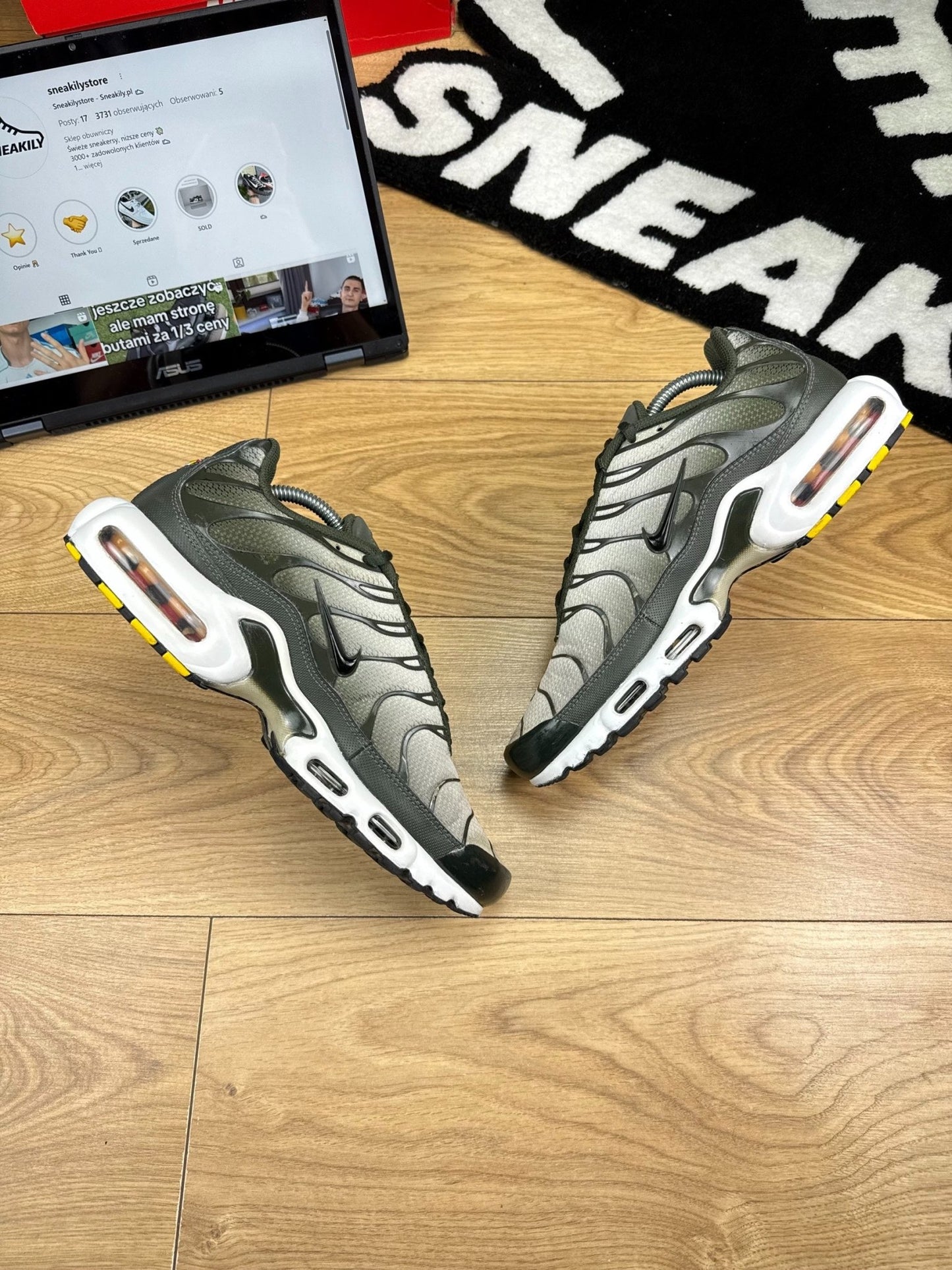 Nike Air Max Plus (43) - sneakilystore