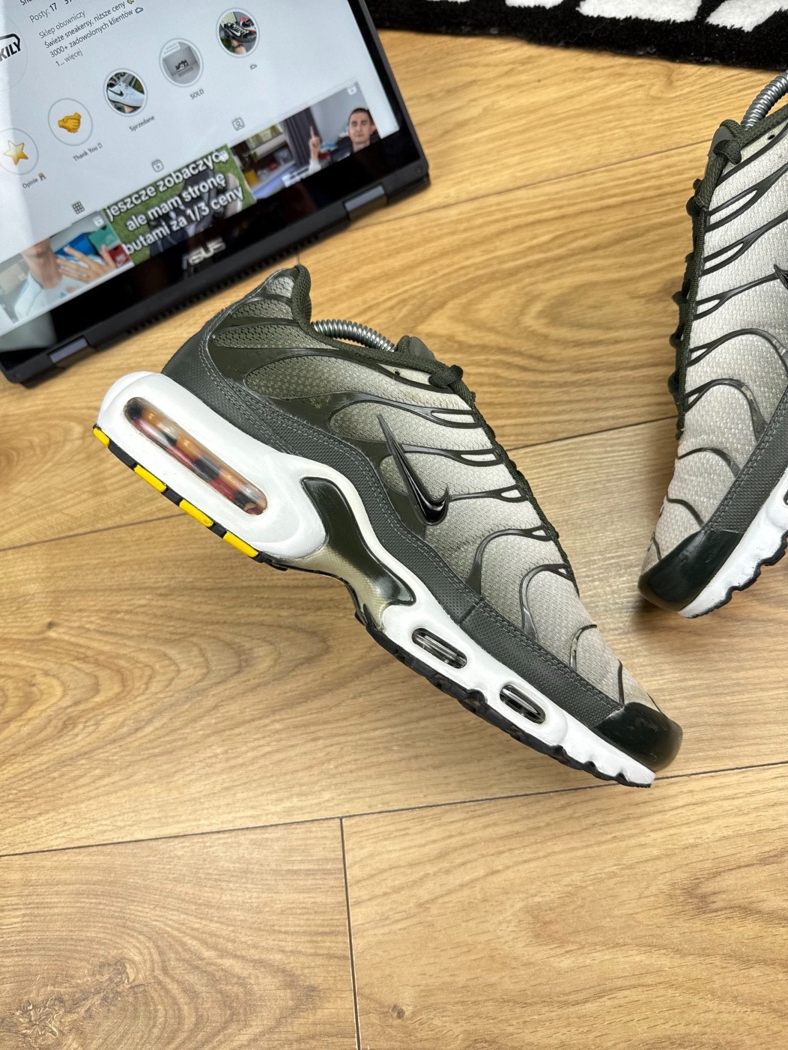 Nike Air Max Plus (43) - sneakilystore
