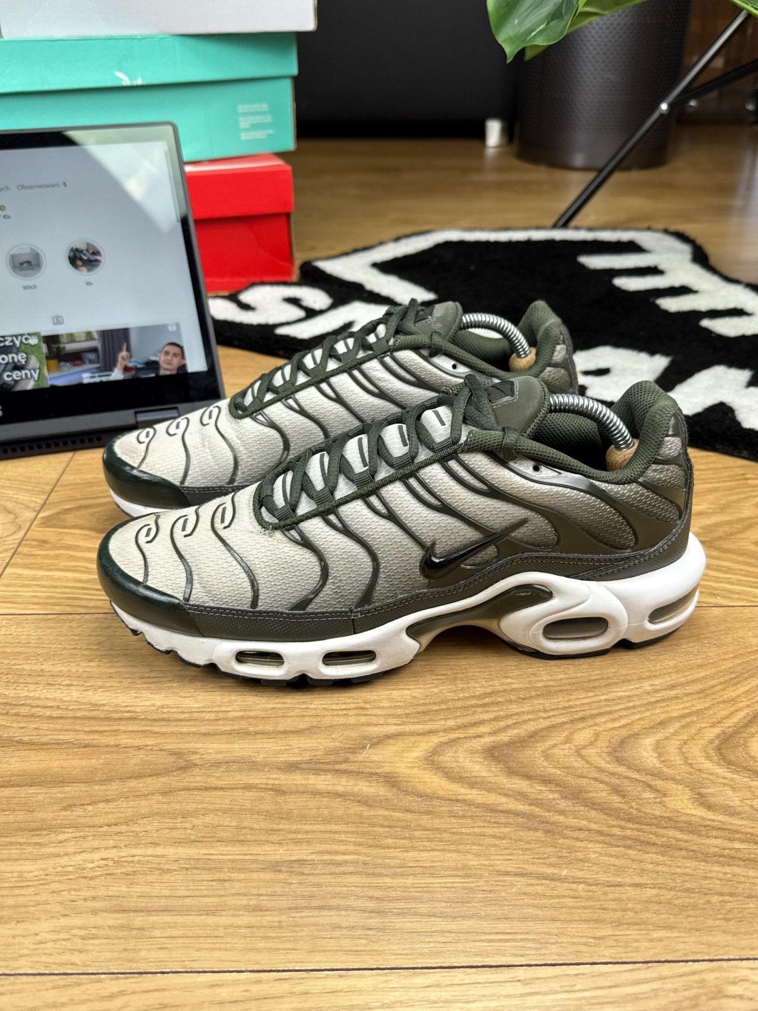 Nike Air Max Plus (43) - sneakilystore
