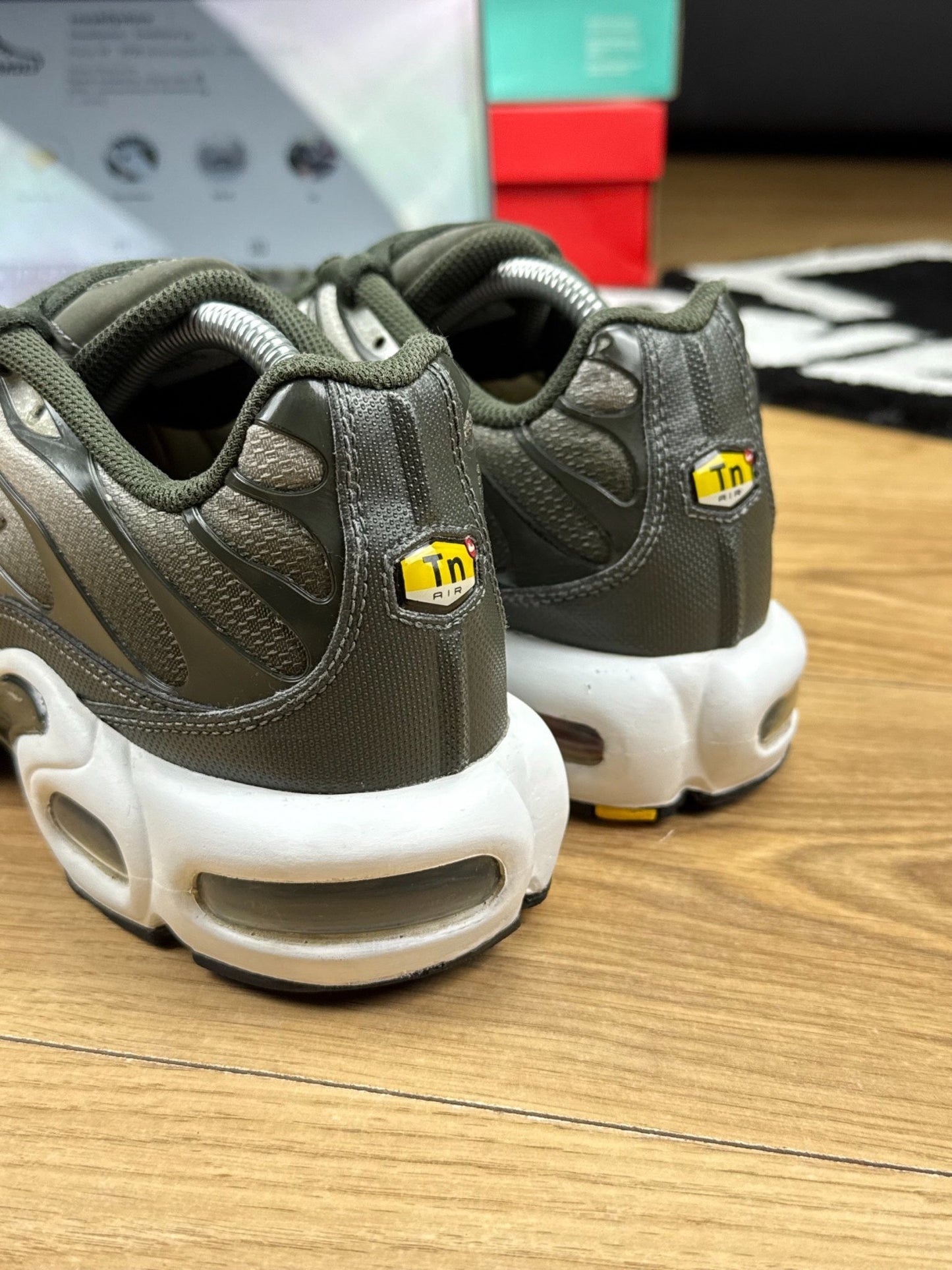 Nike Air Max Plus (43) - sneakilystore