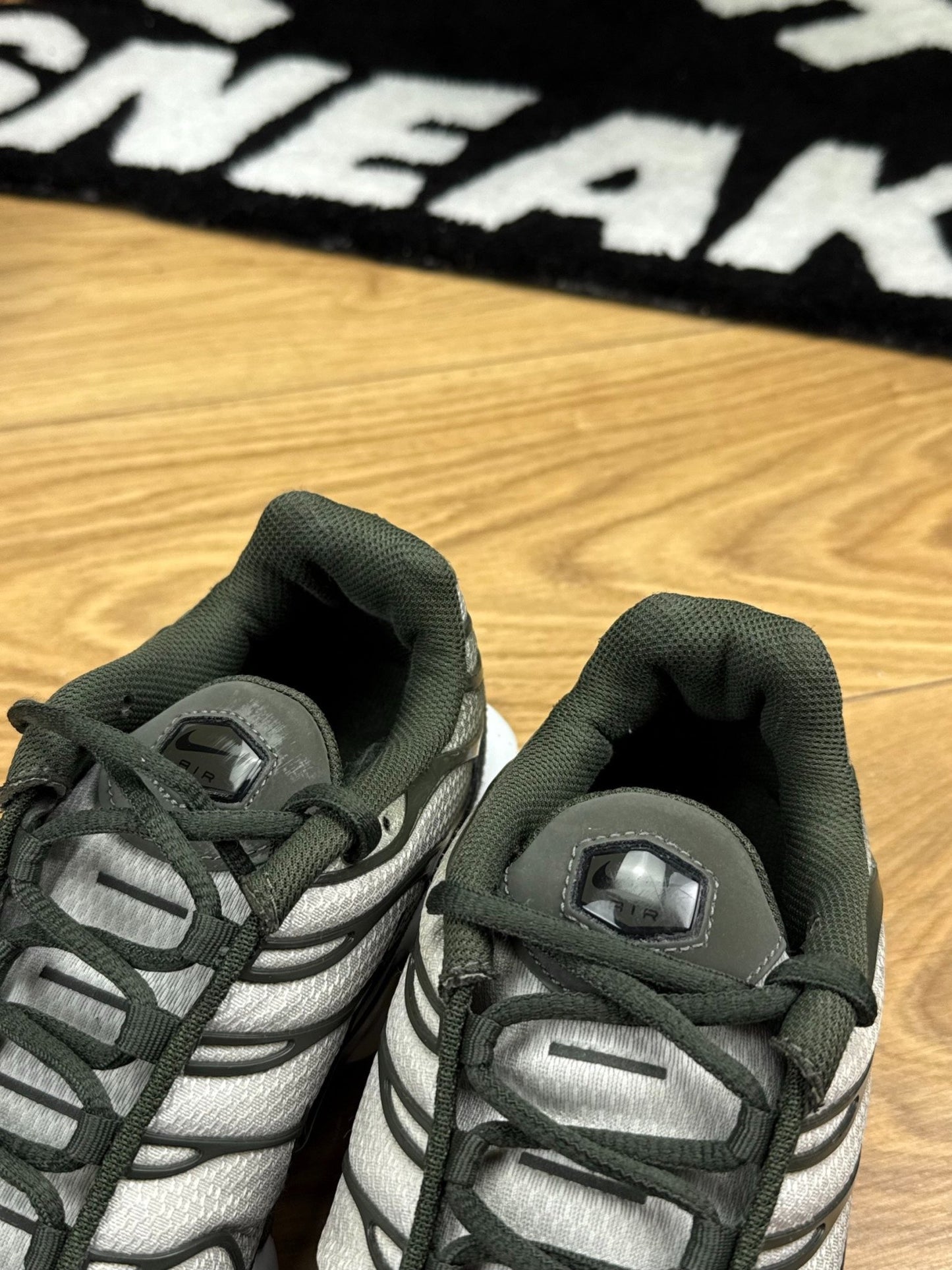 Nike Air Max Plus (43) - sneakilystore