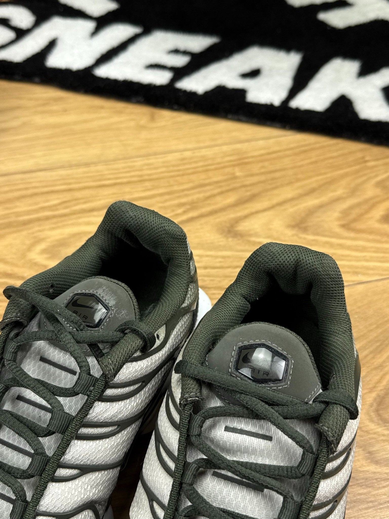 Nike Air Max Plus (43) - sneakilystore
