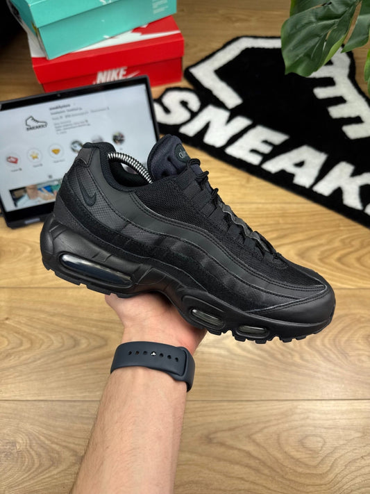 Nike Air Max 95 (42.5) - sneakilystore