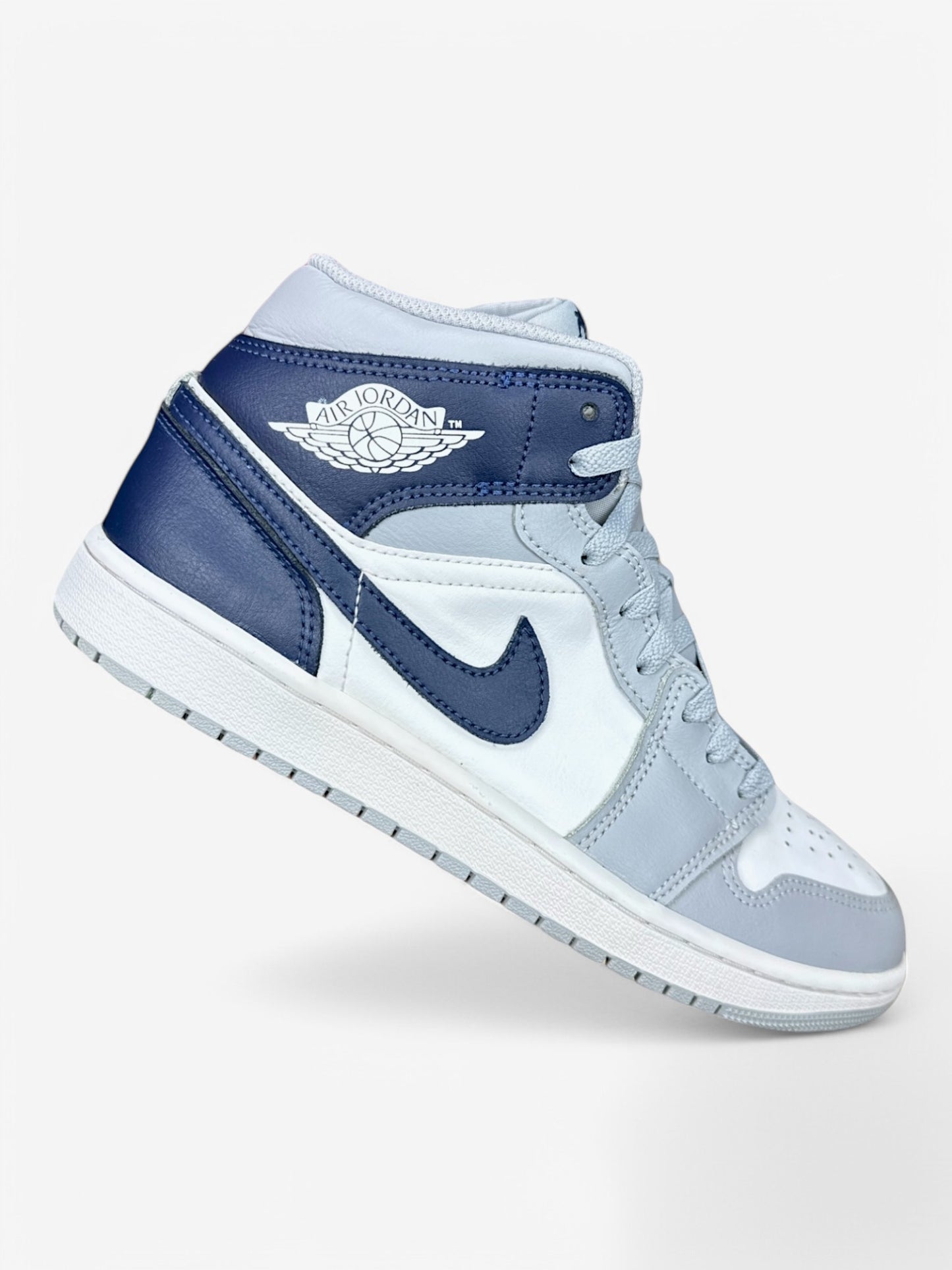 Nike Air Jordan 1 Mid (43)