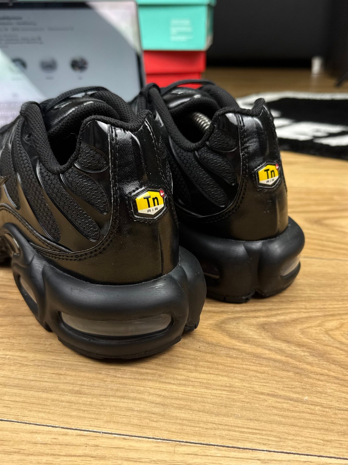 Nike Air Max Plus (45.5) - sneakilystore