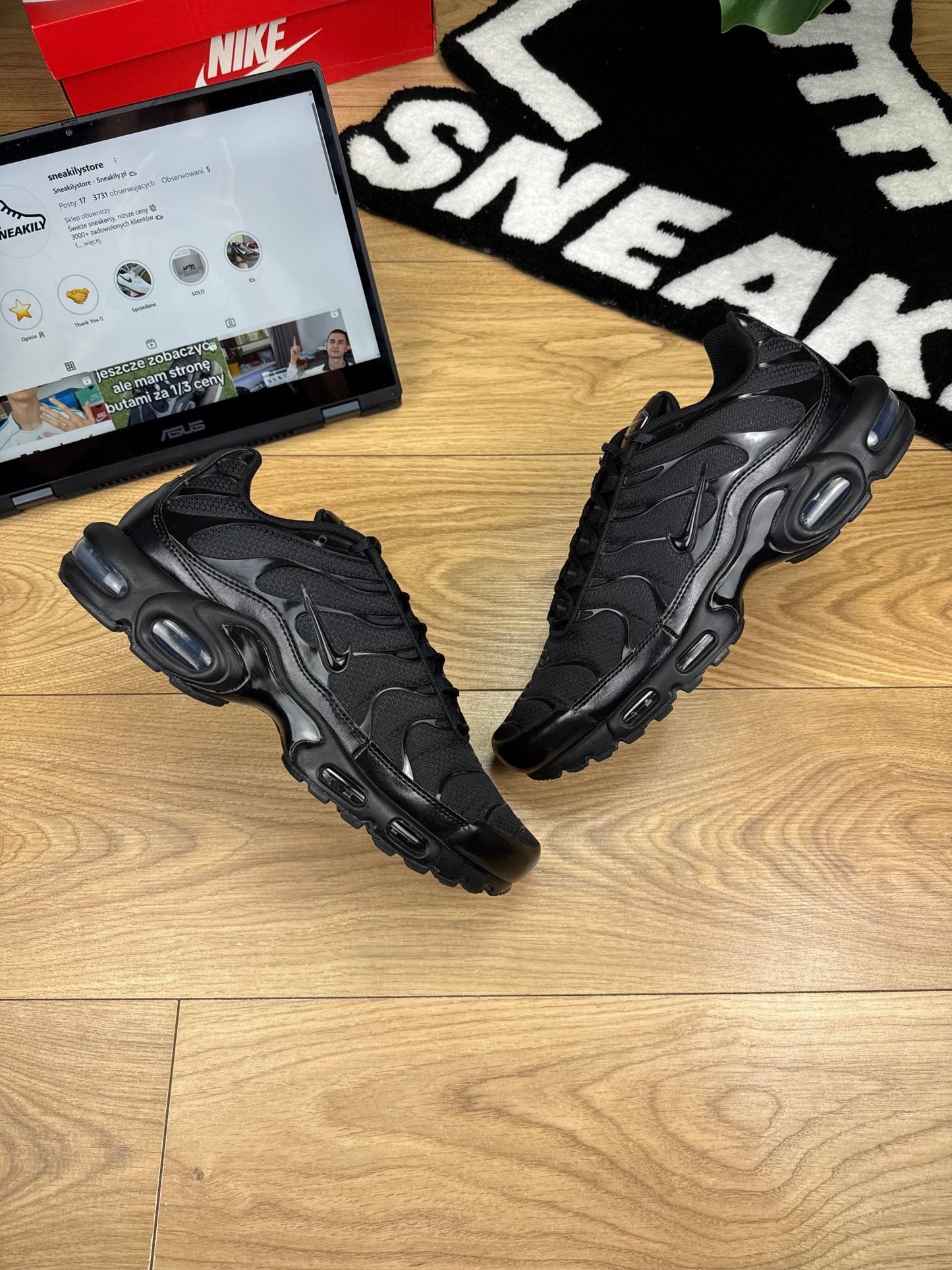 Nike Air Max Plus (45.5) - sneakilystore