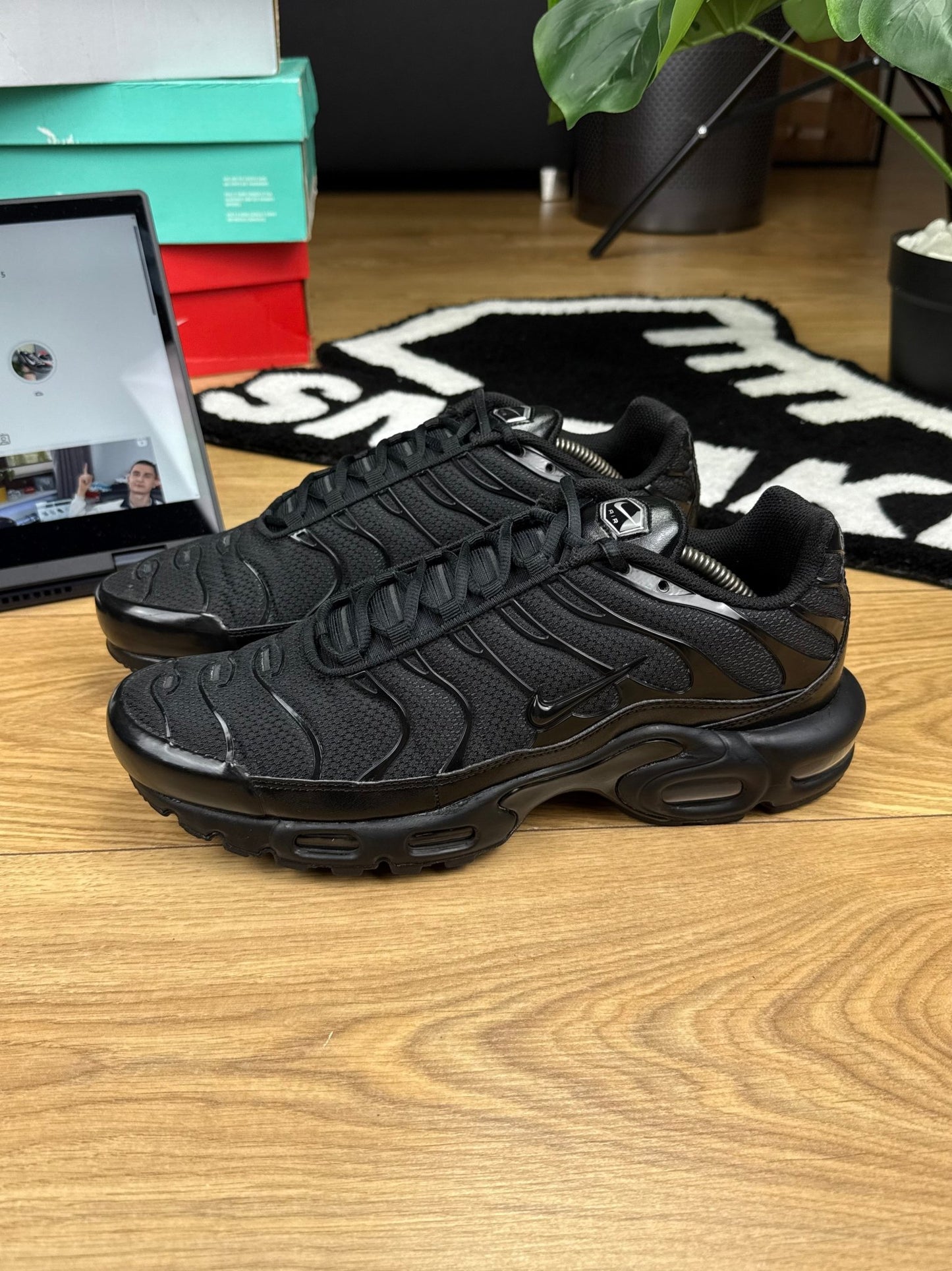 Nike Air Max Plus (45.5) - sneakilystore