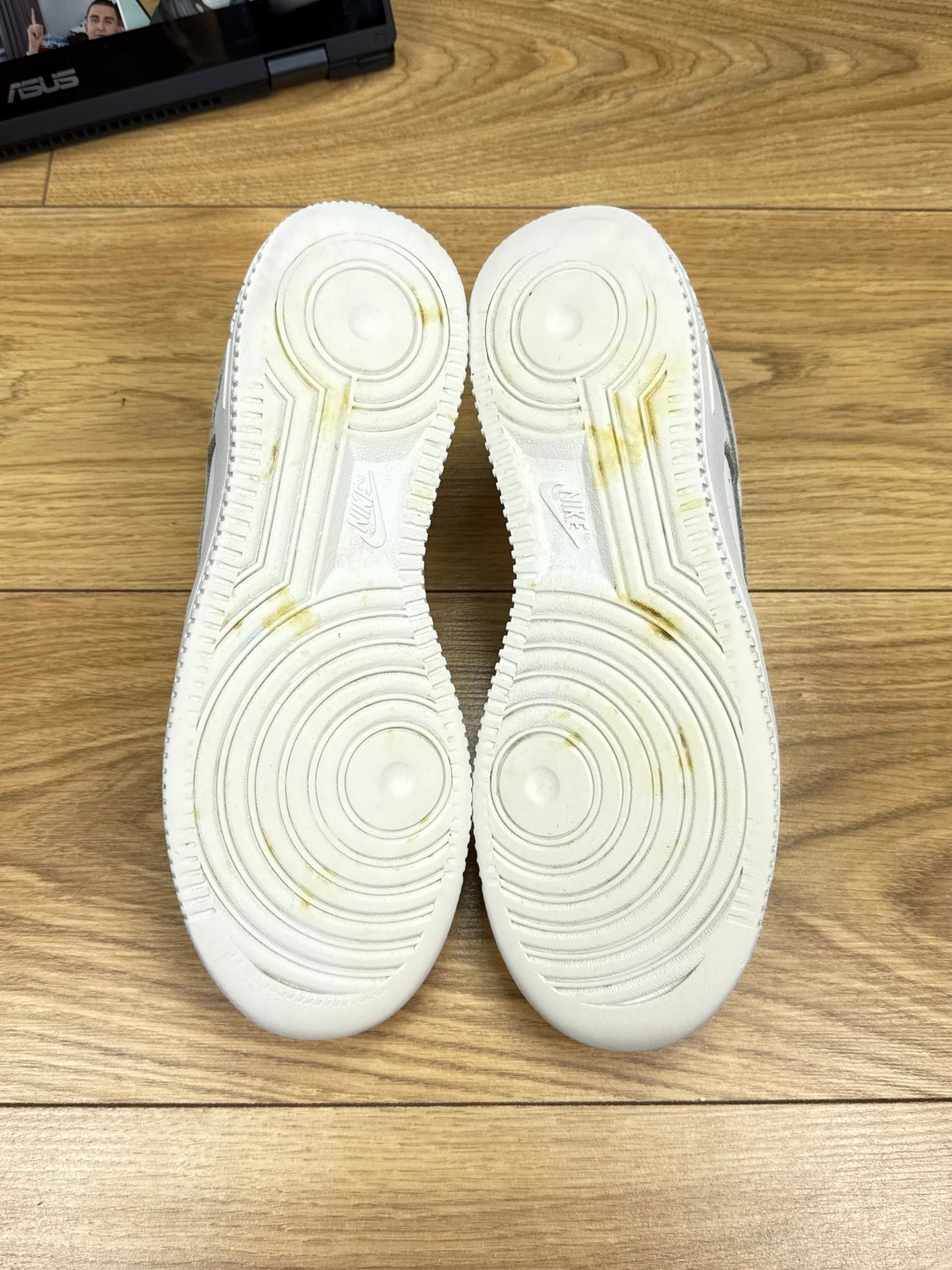 Nike Air Force 1 Low (40)
