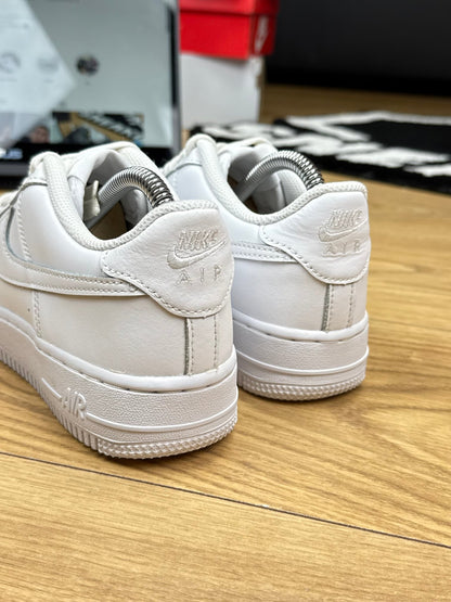 Nike Air Force 1 Low (37.5)