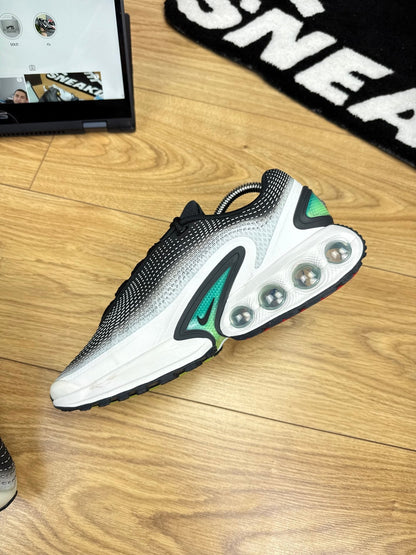 Nike Air Max DN (42)