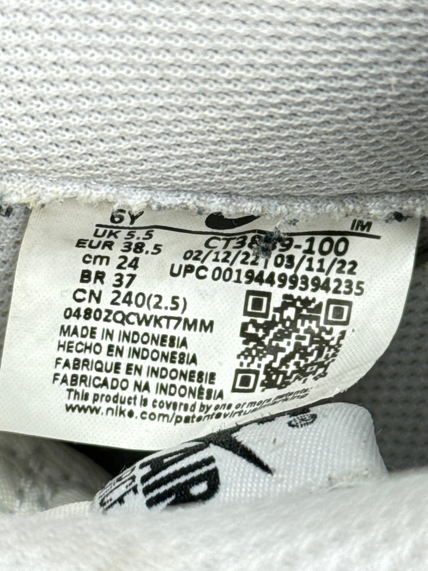 Nike Air Force 1 Low (38.5)
