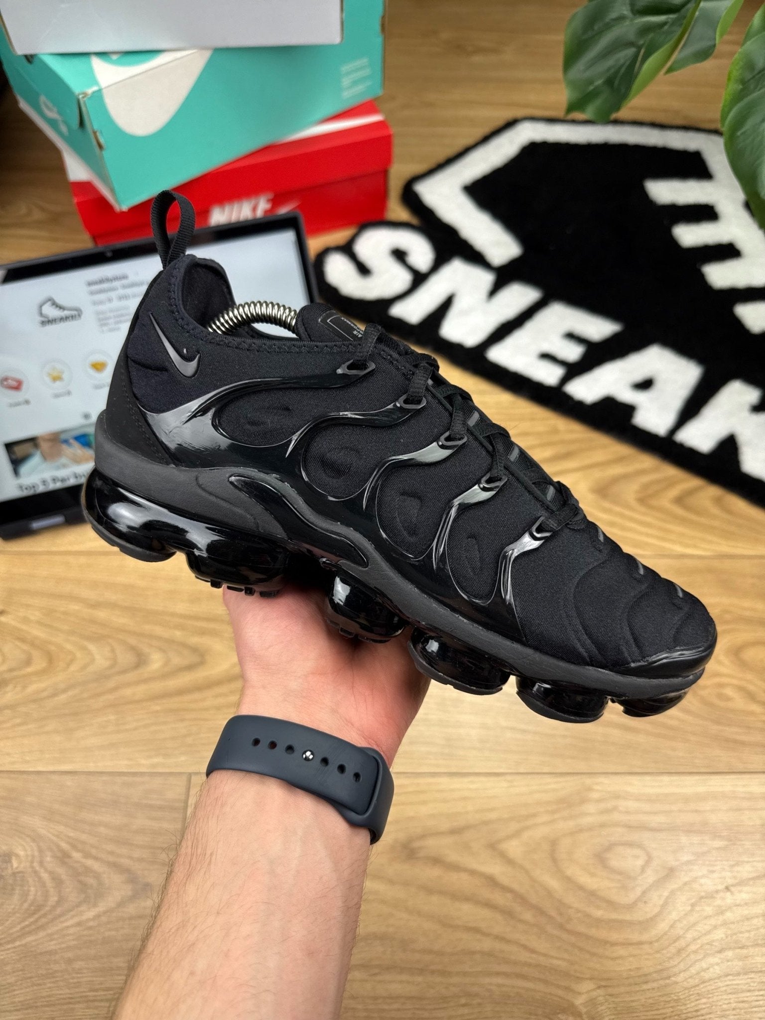 Nike Air Vapormax Plus (42) - sneakilystore