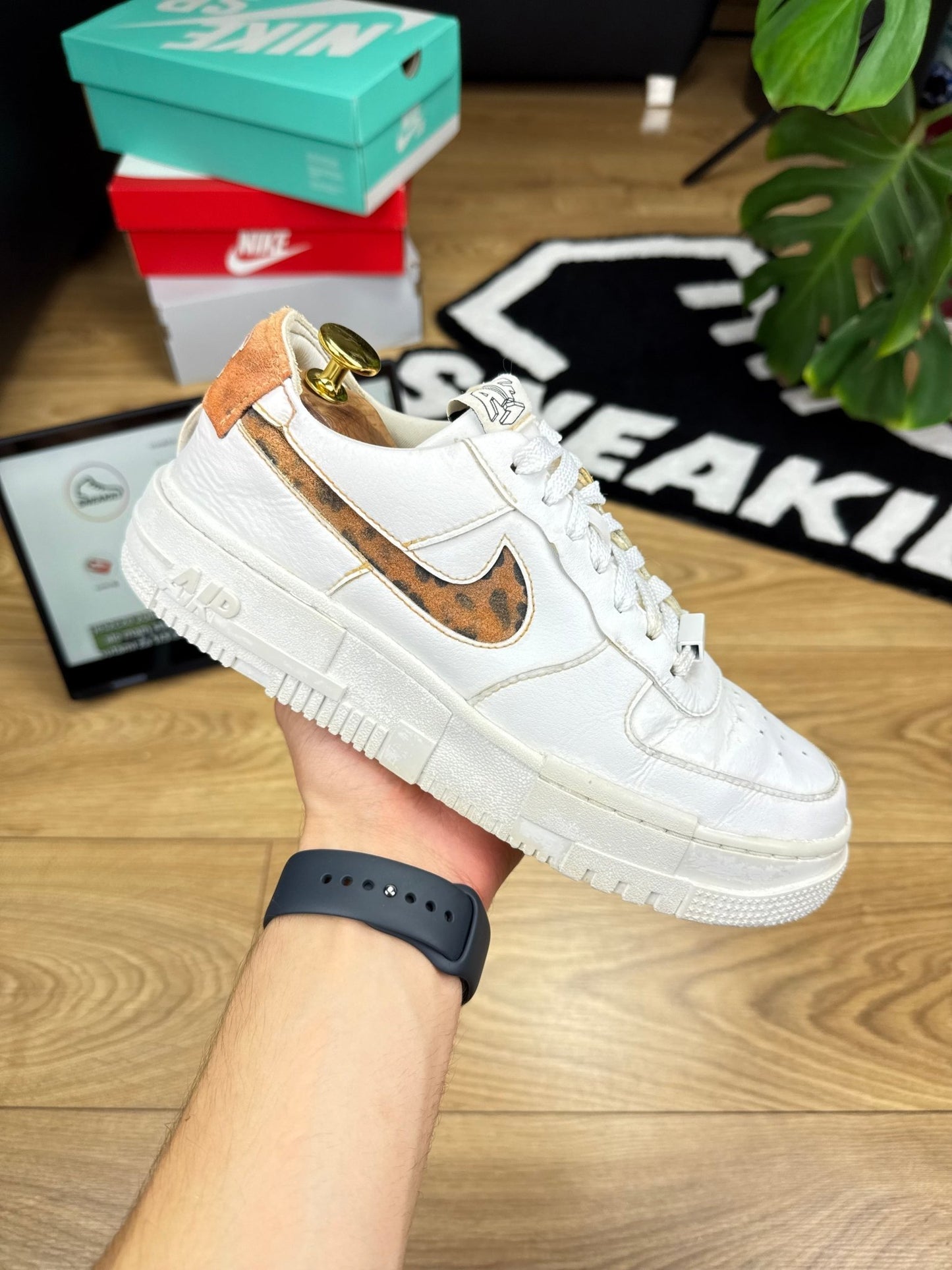 Nike Air Force 1 Pixel (40.5)