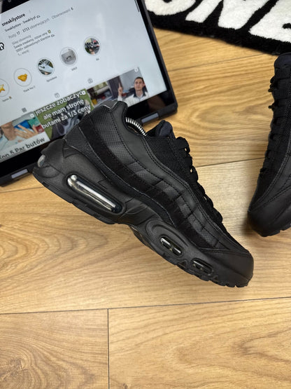 Nike Air Max 95 (40.5) - sneakilystore
