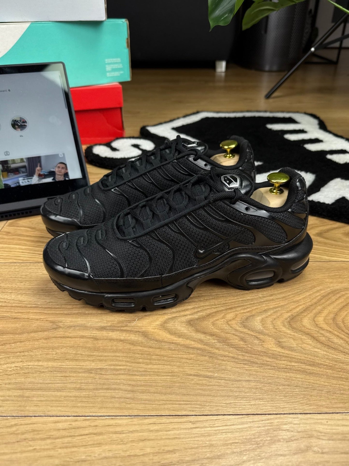 Nike Air Max Plus (42.5) - sneakilystore